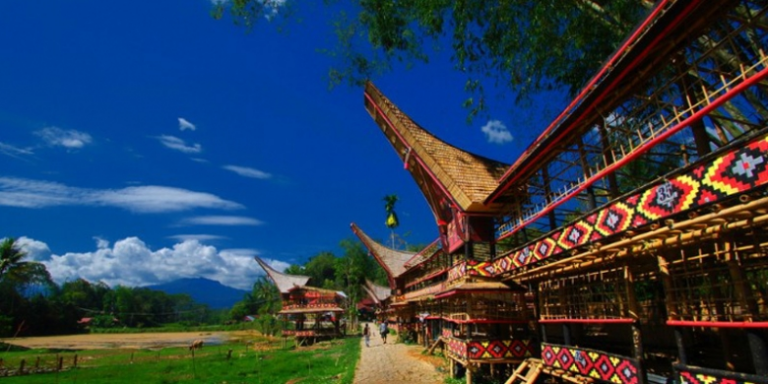 HADIRI RANGKAIAN EVENT SPEKTAKULER: FESTIVAL SULAWESI SELATAN