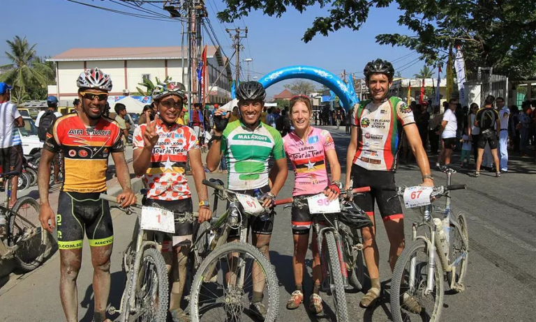 TOUR DE TIMOR INDONESIA 2015: MENGUAK KEINDAHAN DARI ATAMBUA KE KUPANG