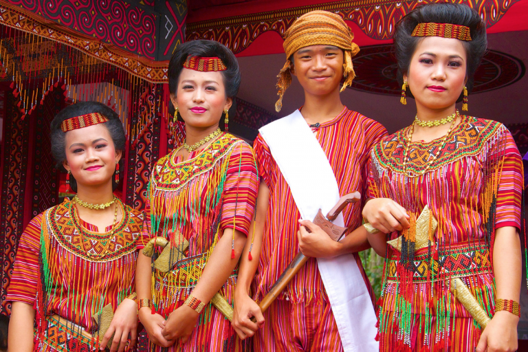 Suvenir Toraja: Merawat Seni Budaya yang Diwariskan Nenek Moyang