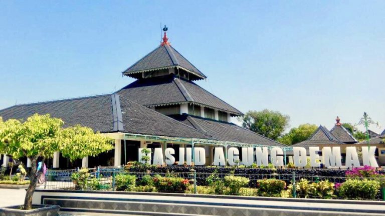 Tradisi Megengan di Masjid Demak