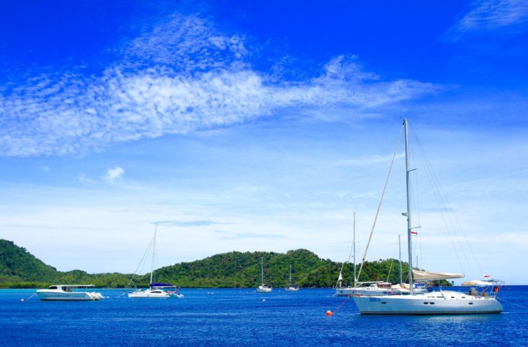 Langgur Maluku Disambangi Puluhan Yacht dalam Wonderful Sail 2 Indonesia Rally 2017