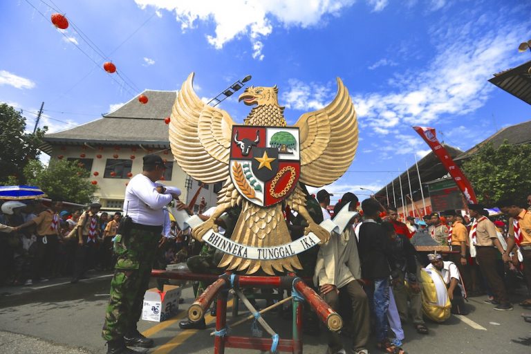 Karnaval Kemerdekaan Pesona Parahyangan di Bandung: “Nyalakan Api Semangat Kerja Bersama”
