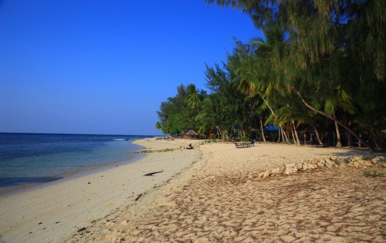 Pariwisata Pulau Tomia Didukung Pasokan Listrik 1.000 Kilowatt