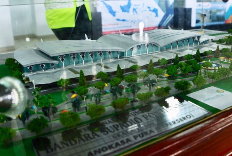 Bandara Internasional Supadio  Diresmikan