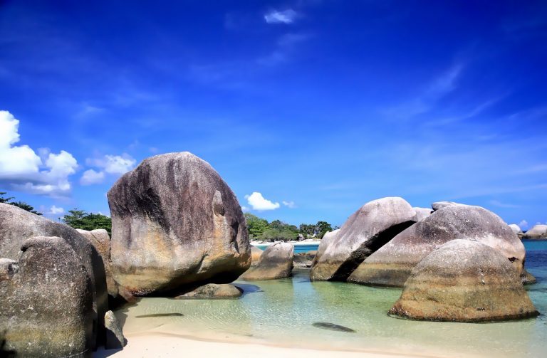 Batu Granit dan Timah: Menikmati Geowisata di Belitung