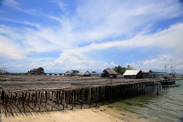 Pantai Tanjung Binga: Menikmati Desa Nelayan Bugis di Belitung