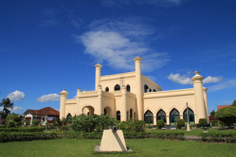Riau: Bumi Lancang Kuning