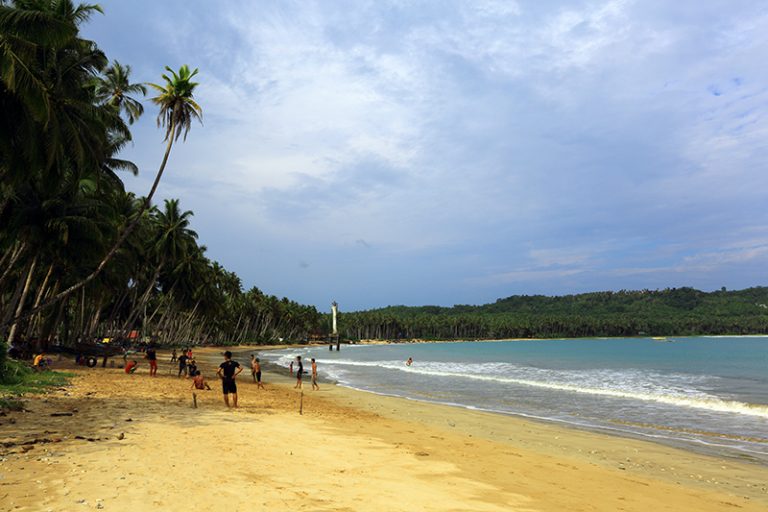 Pantai Lagundri dan Pantai Sorake: Salah Satu dari 10 Lokasi Surfing Terbaik di Dunia