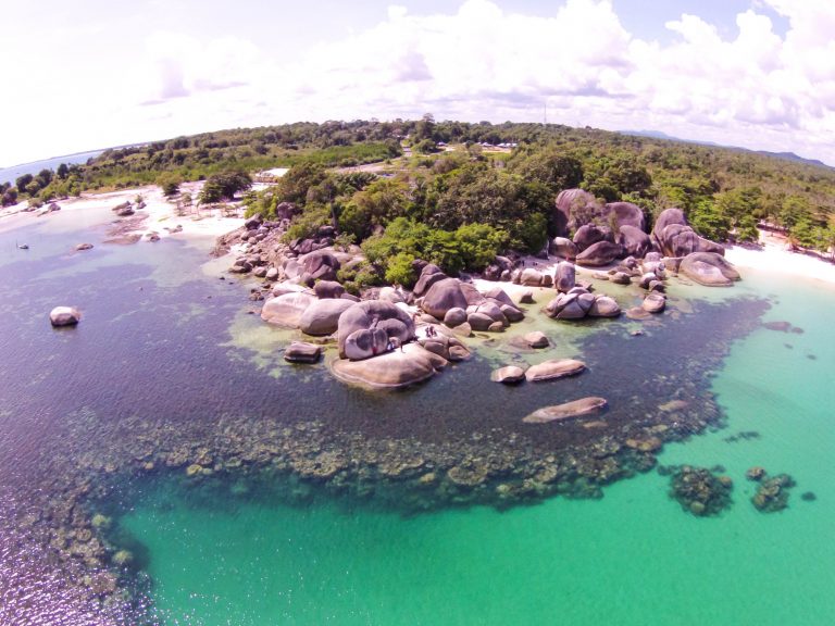 Pantai Tanjung Tinggi: Ketika Laskar Pelangi Mendunia