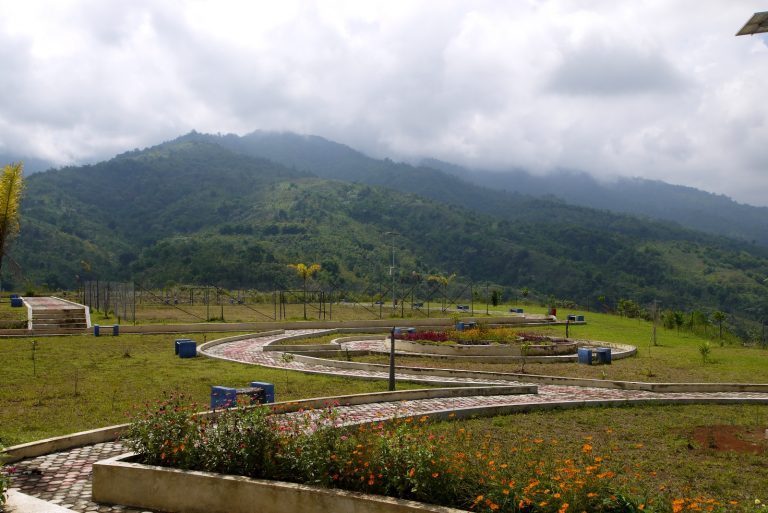 Bukit Kayangan: Menggapai Keindahan Kerinci dari Langit