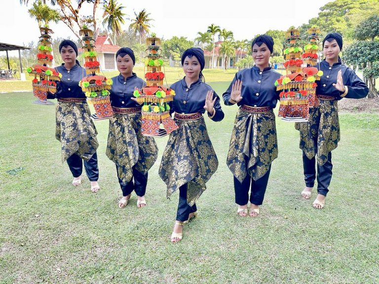 Festival Tabot: Perayaan Budaya Penuh Warna dan Atraksi di Kota Bengkulu