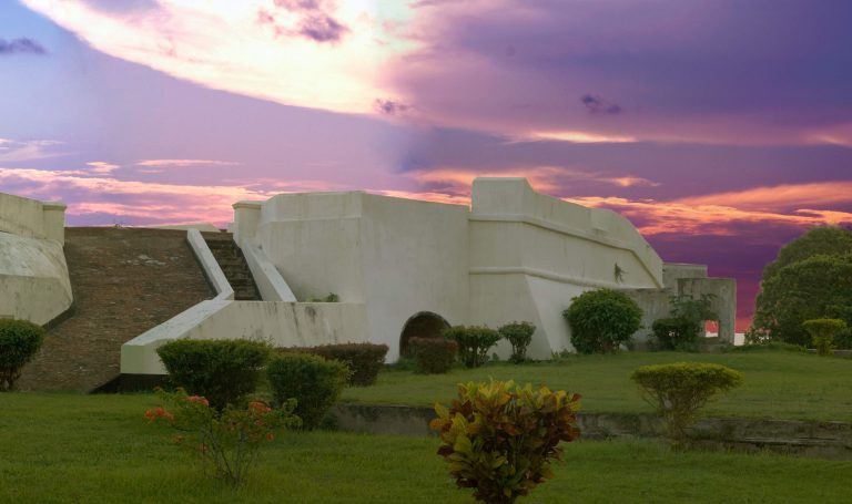 Benteng Marlborough: Benteng Kokoh Inggris di Pulau Sumatera
