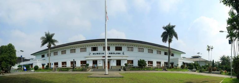 Museum Geologi Bandung: Mempelajari Bumi dan Kehidupannya dalam Arena Pendidikan