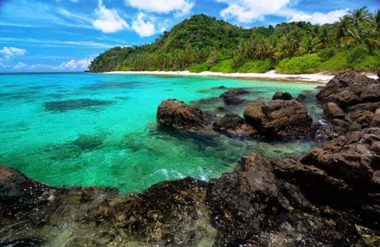 Natuna: Gugusan Pulau nan Indah di Laut China Selatan