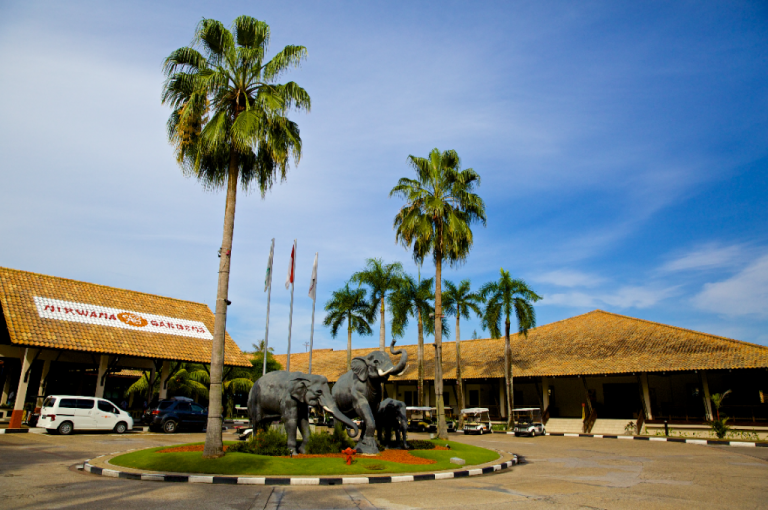 Nirwana Gardens: Rekreasi Memuaskan di Pantai Legoi Bintan