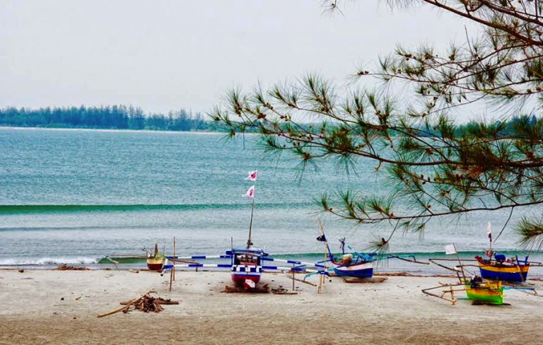 Pantai Tapak Paderi: Menikmati Keindahan Pantai di Kota Bengkulu