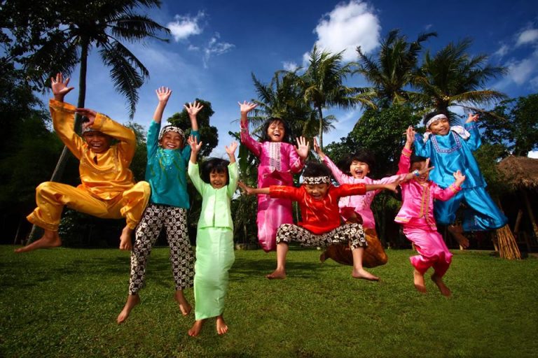 Saung Angklung Udjo: Datang dan Nikmati Alunan Harmoni Angklung dan Budaya Sunda