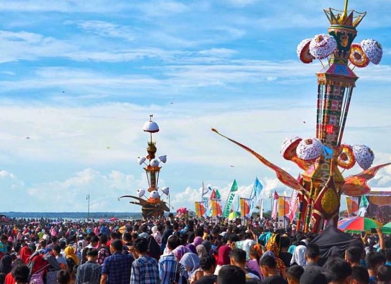 Tabuik di Pariaman: Hanyut dalam Peringatan Hari Asyura