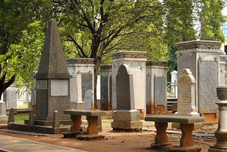Museum Taman Prasasti: Pemakaman Eropa Tertua di Dunia