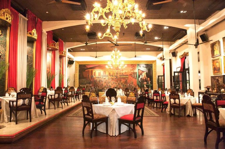 Tugu Kunstkring Paleis: Meretas Kenangan Cara Makan Rijsttafel