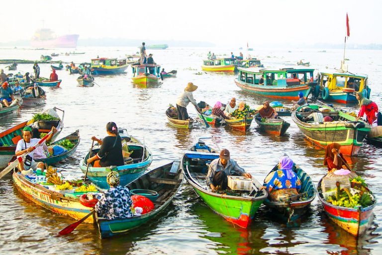 Festival Budaya Pasar Terapung Banjarmasin: Kemeriahan Tradisi di atas Sungai