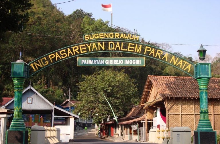 Dusun Batik Giriloyo: Meresapi Batik Tulis Khas Yogyakarta