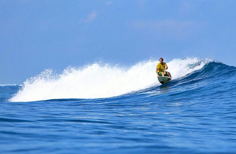 G-land: Memburu Ombak Legendaris di Pantai Plengkung
