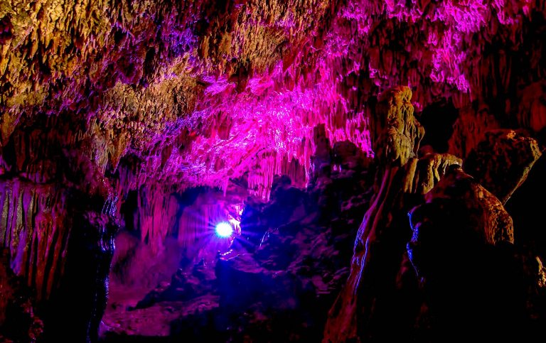 Gua Gong: Menelusuri Gua Tercantik se-Asia Tenggara