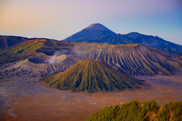 Jawa Timur: Menikmati Alam dan Budaya yang Menakjubkan | Traverse.id