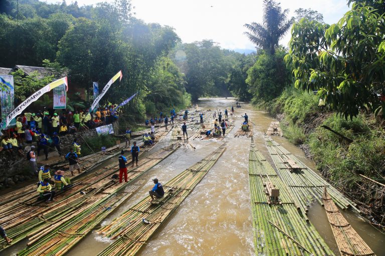 Loksado: Menyambangi Pesona Pedesaan Suku Dayak di Pegunungan Meratus