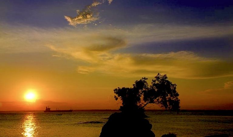 Pantai Melawai: Titik Pandang Sunset Terbaik di Balikpapan
