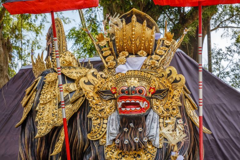 Tari Barong: Pertarungan Abadi antara Kebaikan dan Kejahatan