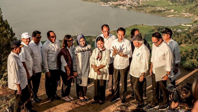 Danau Toba “Destinasi Super Class”