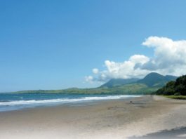 Pantai Mbalata: Menyepi Bersama Alam dan Masyarakat Pantai Manggarai Timur