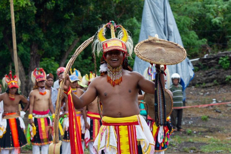 Tari Caci: Tarian Perang Khas Manggarai