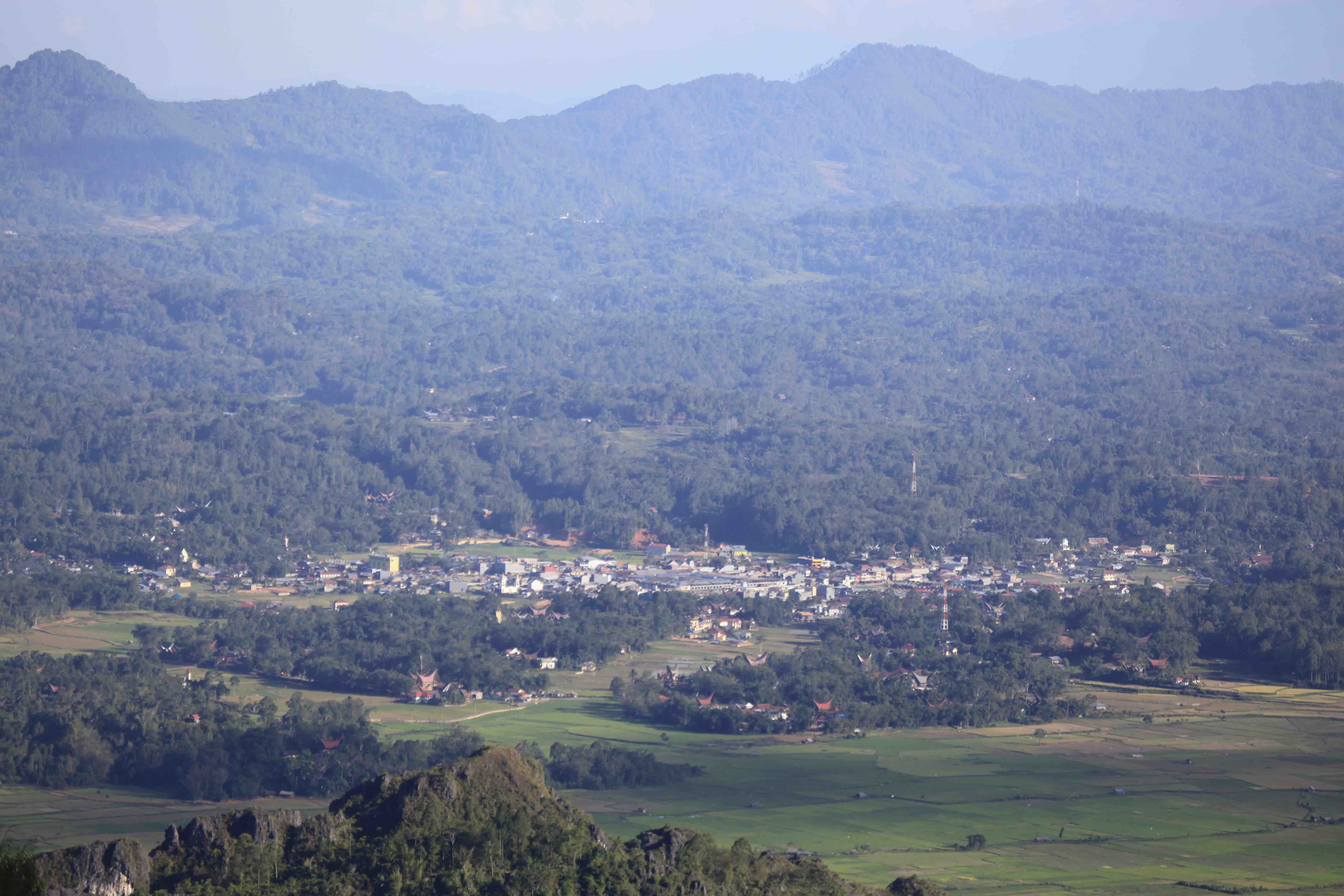 Batutumongga Menyaksikan Keindahan Bentang Alam Toraja Dari