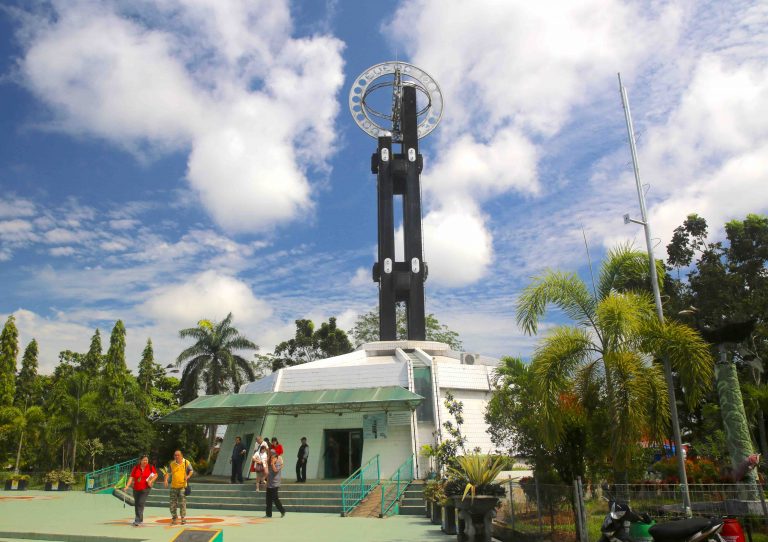 Pontianak: Kota di Garis Katulistiwa