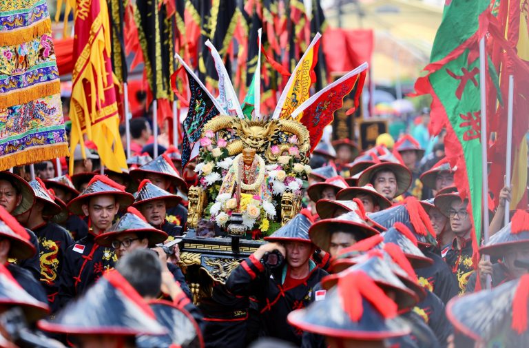 Cap Go Meh Singkawang: All Tatungs in Singkawang Join a Parade